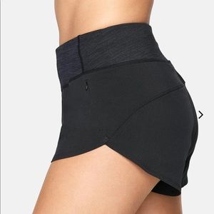Outdoor Voices Hudson 2.5” Black Shorts